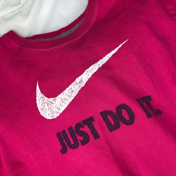 Nike Shirt - Picture 1 of 4